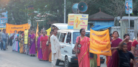 Devout Hindus present in the Hindu Dharmaprasar Rally at Dombovali